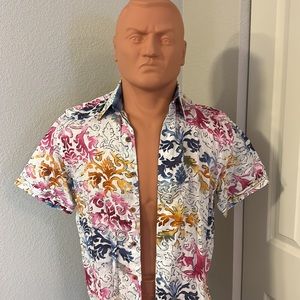 Robert Graham Mens Medium Limited Run Short Sleeved Collard Shirt